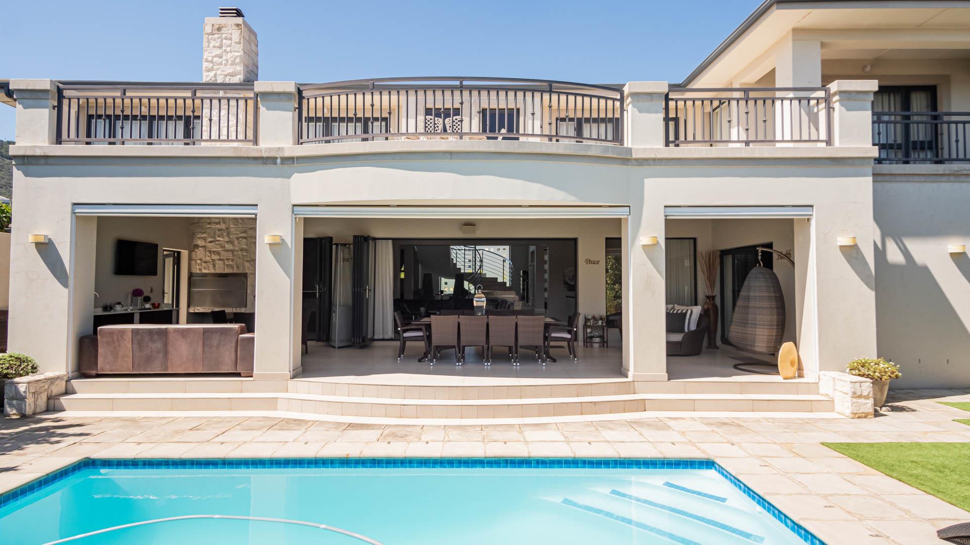 5 Bedroom Property for Sale in Baronetcy Western Cape